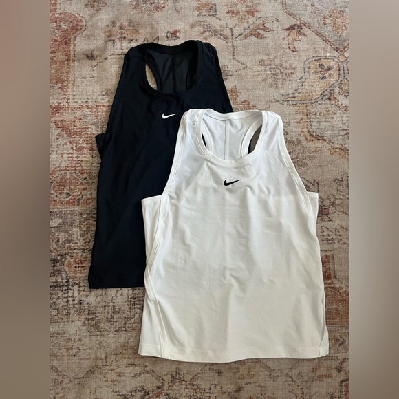 Nike Dri-Fit tank top bundle - Picture 2 of 4